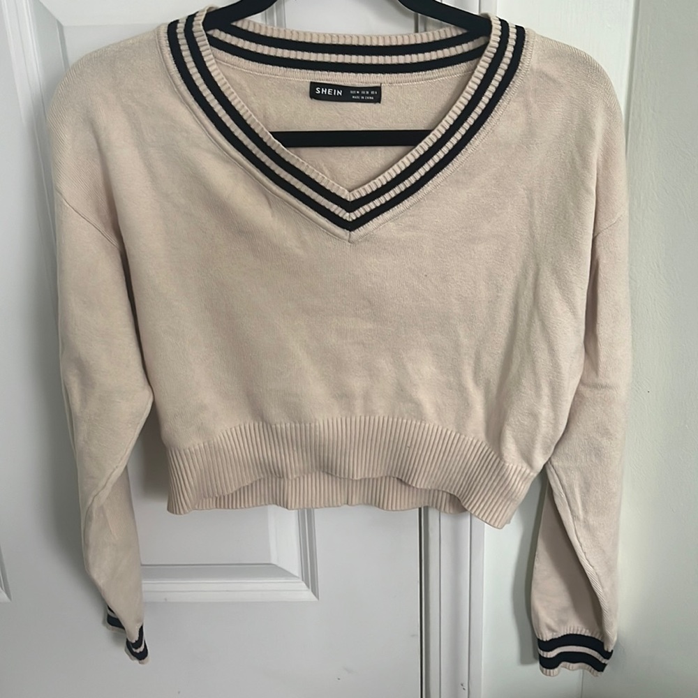 Beige and Black Varsity Stripe V Neck Cropped Sweater Size M